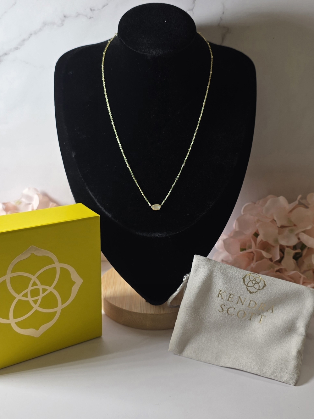 Kendra Scott - Gold Elisa Oval Pendant Necklace - Yellow Gold